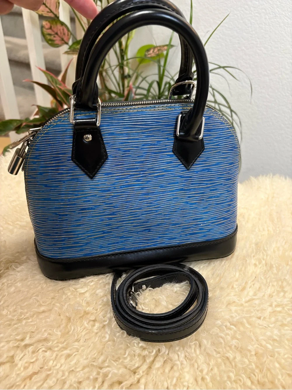 Louis Vuitton Alma Handbag Epi Leather BB